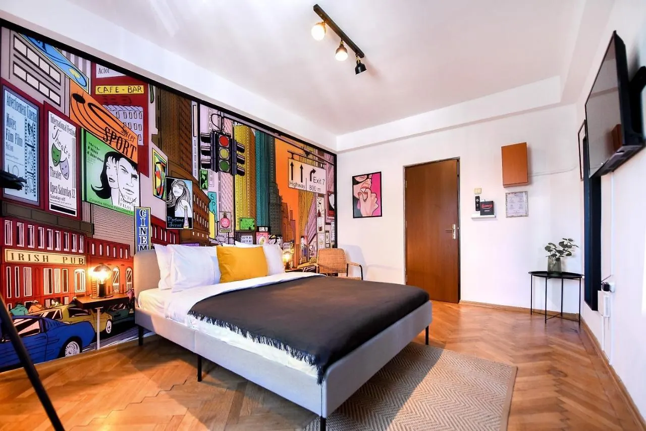 Colorful Chic: Cozy Studio In The Bustling City Center Apartment Bucharest 0*,  Romania