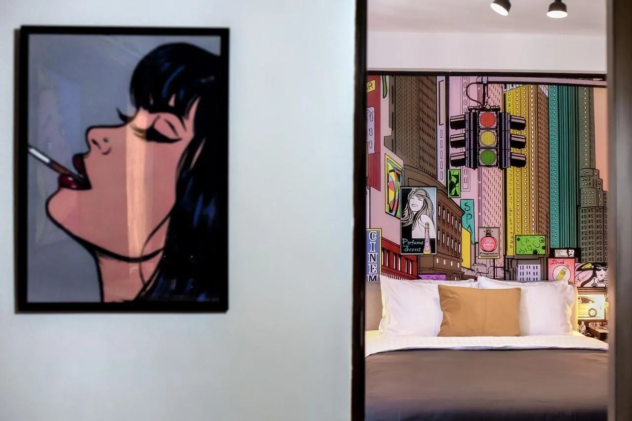 Colorful Chic: Cozy Studio In The Bustling City Center Apartment Bucharest Romania