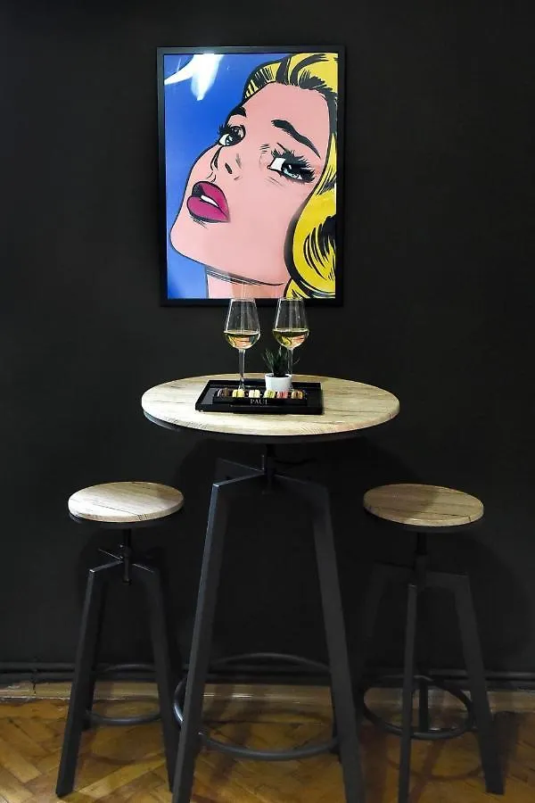 Colorful Chic: Cozy Studio In The Bustling City Center Apartment Bucharest 0*,